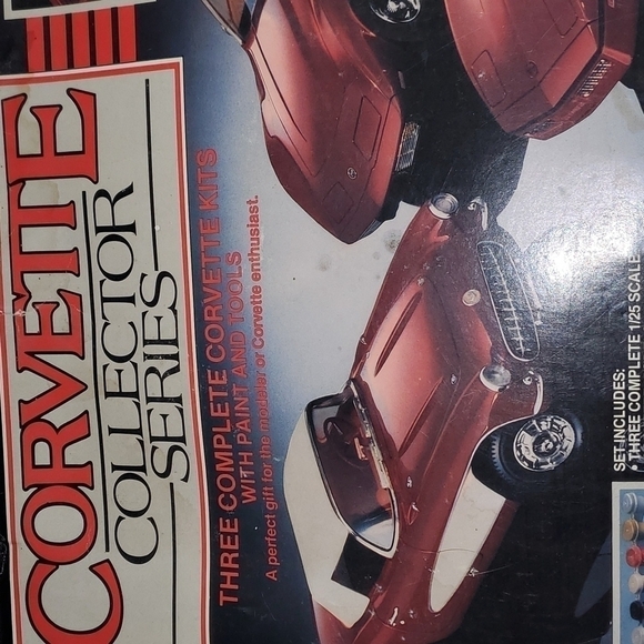 Corvette Vintage Collector Series 3 Separate Model Cars Kits (57, 75 & 8… - Picture 10 of 15